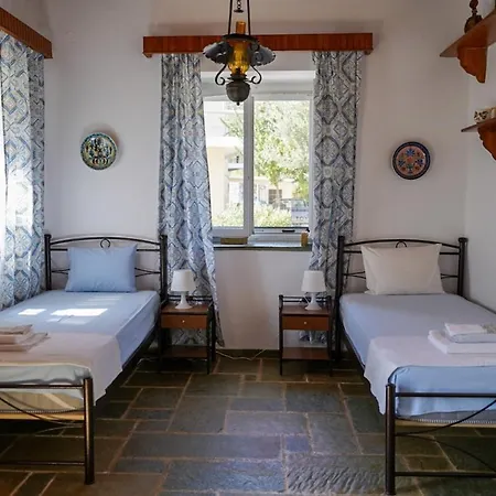 Poline Traditional House With Garden & Sea In 0 Distance Apartment *