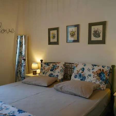 Apartment Poline Traditional House With Garden & Sea In 0 Distance