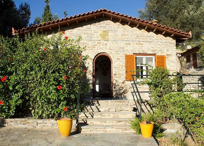 Poline Traditional House With Garden & Sea In 0 Distance Apartment