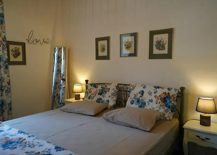 Apartment Poline Traditional House With Garden & Sea In 0 Distance